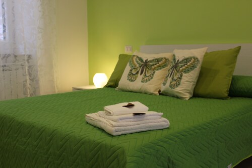 The flower garden / Hydrangea Room