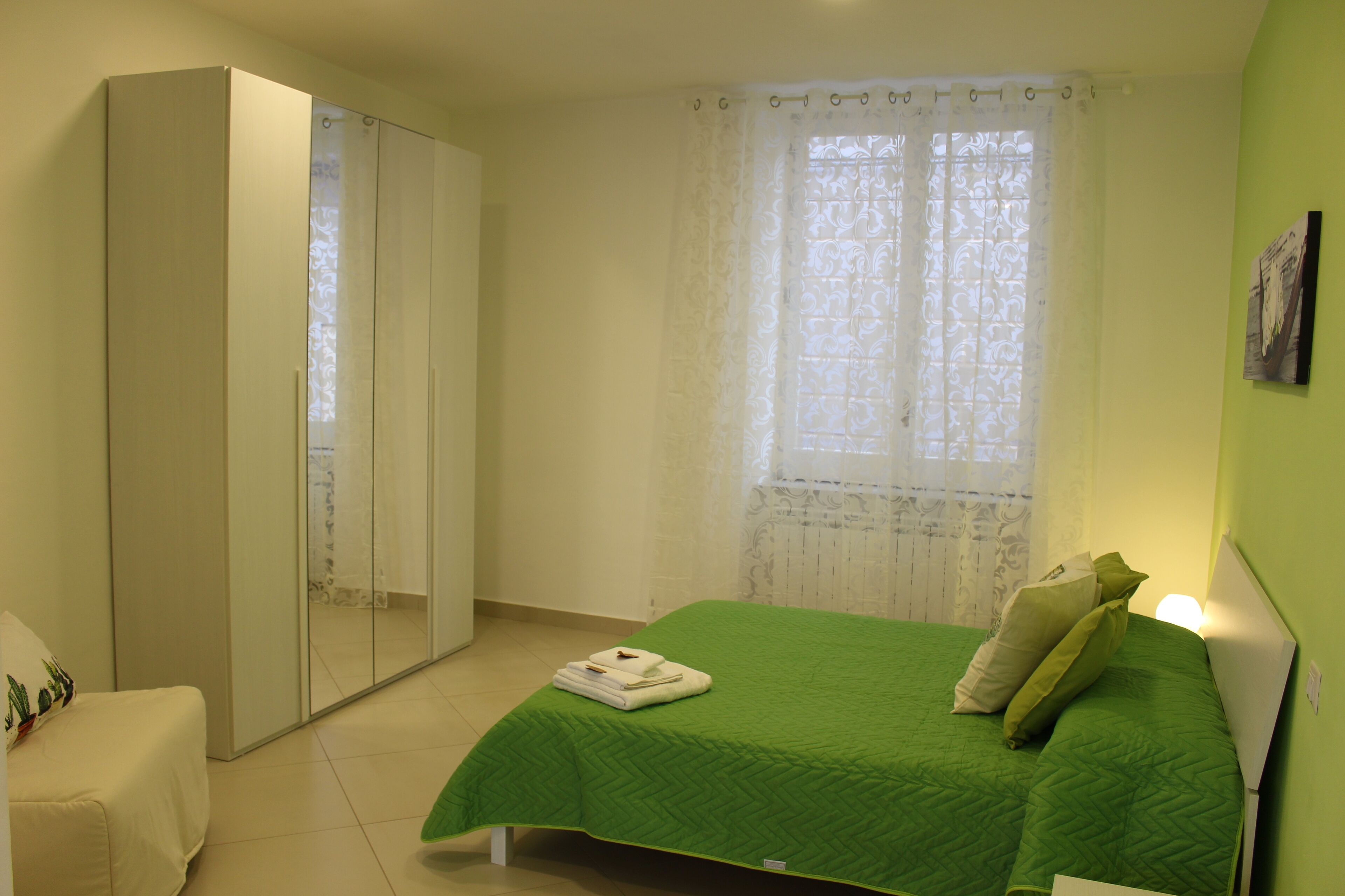 1 chambre, lit parapluie, Wi-Fi gratuit, draps fournis