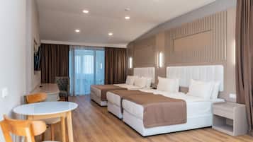 Family Apartment | Minibar, desk, laptop workspace, soundproofing