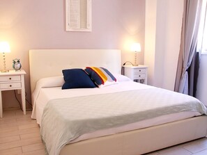 Deluxe Apartment | 1 bedroom, pillowtop beds, individually decorated - Blue Home (Lampedusa)