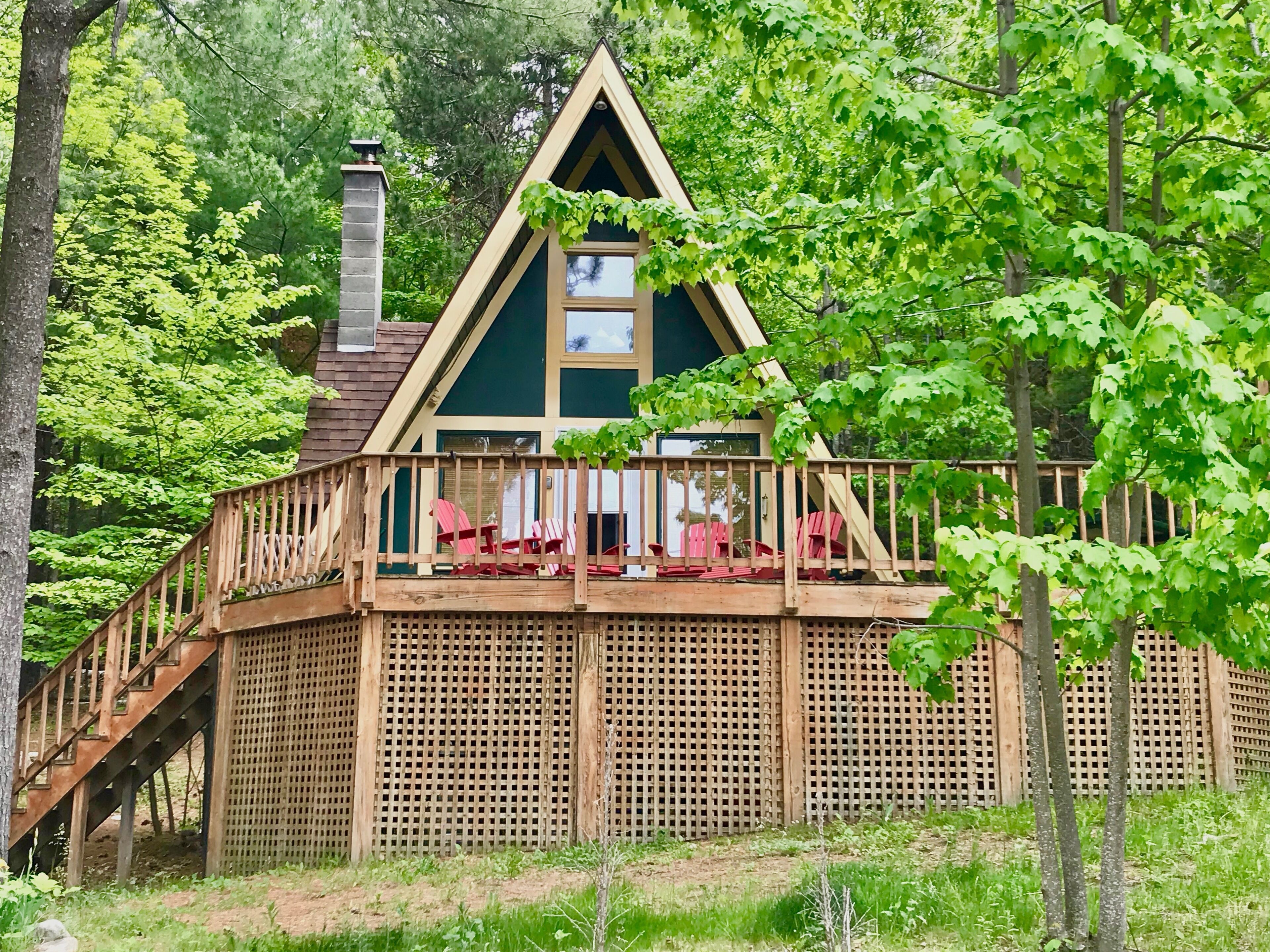 Year-Round Outdoor Adventure! Romance, Whiteface Views, Hot Tub, Fireplace!