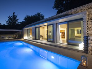 An infinity pool