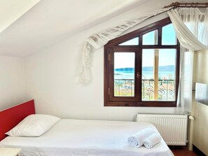 6 slaapkamers, een kluis op de kamer, een bureau