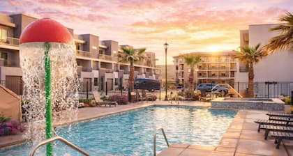 V 19-20| 2 Homes * Pool * Hot Tub * Pickleball