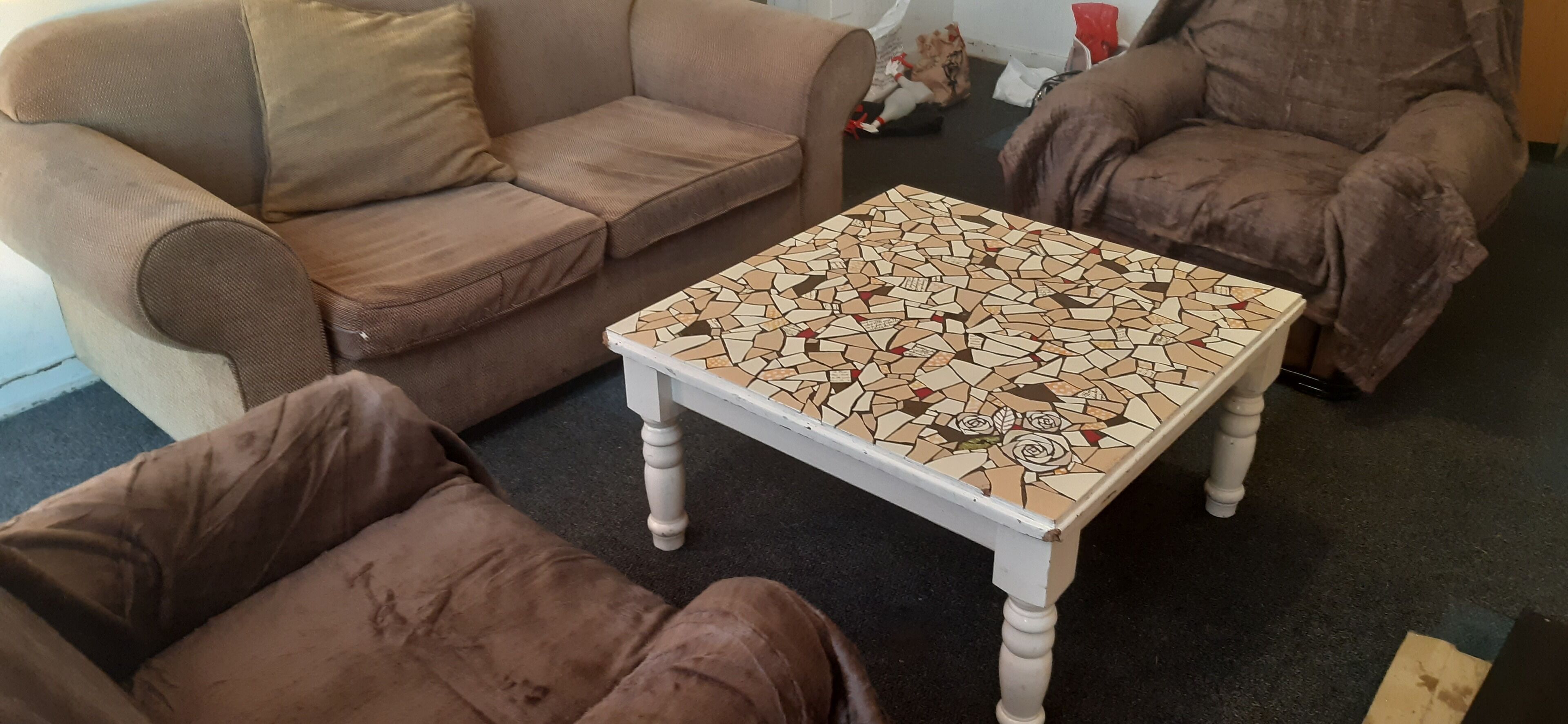 Perushuoneisto, 1 makuuhuone | Oleskelualue | 42–tuumainen äly-TV, jossa satelliittikanavat