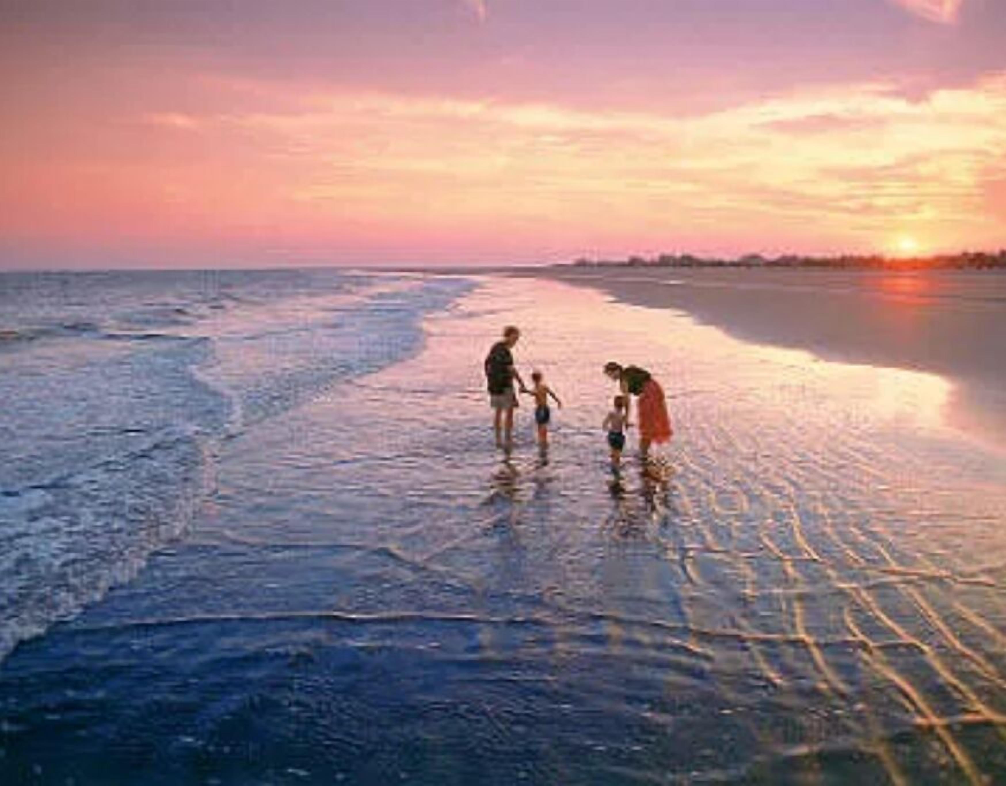 Vlak bij het strand, ligstoelen, strandlakens