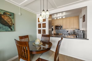 Dining - Kamaole Beach Royale 405 - Expansive Ocean Views, Spectacular Remodel, Split AC! (Kihei)