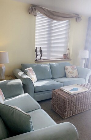 TV, DVD player, books - Look at this Oceanview!!   End Unit (Myrtle Beach)