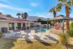 Et oppvarmet basseng