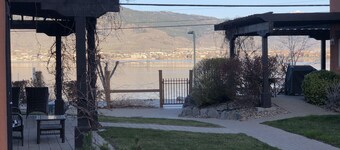 LAKESHORE VILLAS BEACH COWBOY VILLA