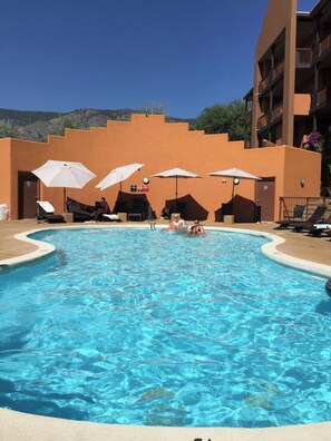 Outdoor pool, a heated pool - LAKESHORE VILLAS BEACH COWBOY VILLA (Osoyoos)