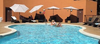 LAKESHORE VILLAS BEACH COWBOY VILLA