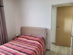 2 bedrooms, iron/ironing board, travel crib, free WiFi
