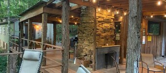 Hideaway from it all ! Holyfield Hideaway, Flag Pond, Tennessee 