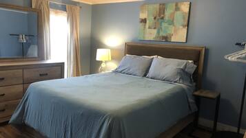 1 chambre, coffres-forts dans les chambres, fer et planche à repasser