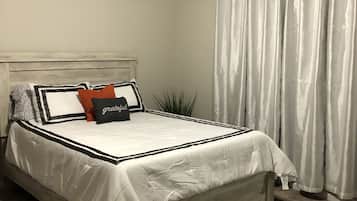 1 bedroom, desk, iron/ironing board, free WiFi