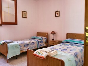 2 Schlafzimmer, Bügeleisen/Bügelbrett, kostenloses WLAN, Bettwäsche