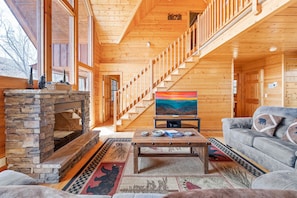 Smart TV, fireplace, video games - ★ Bear O'Clock Somewhere ★ | Hot Tub, Pool Access, Game Room, Arcades, Billiards (Sevierville)