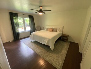 3 bedrooms, iron/ironing board, free WiFi