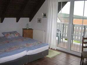 2 bedrooms, WiFi, bed sheets