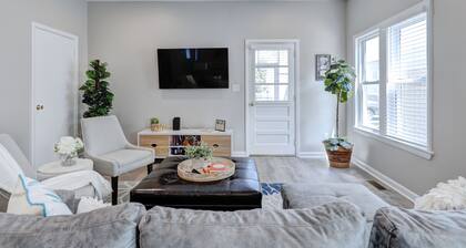 Steps to Rehoboth Beach and Boardwalk Dog Permitted