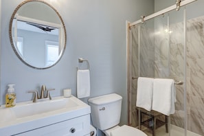 Combined shower/bathtub