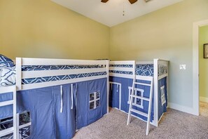 3 bedrooms, desk, iron/ironing board, free WiFi