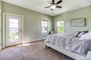 3 bedrooms, desk, iron/ironing board, free WiFi