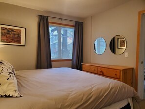 2 sovrum, strykjärn/strykbräda, gratis wi-fi och sängkläder