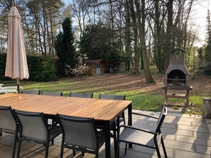 Outdoor dining - Hammo, the base for hikes and bike tours (Ham)