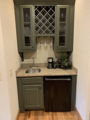 Interior - BOOK EARLY PROMOTIONS Now Available! Screened Porch - Gorgeous Fireplaces! (Cullowhee)