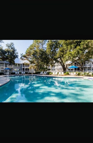 Outdoor pool, a heated pool