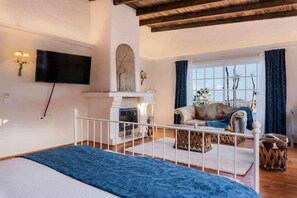 4 slaapkamers, een strijkplank/strijkijzer, internet, beddengoed
