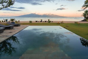 Outdoor pool - Villa Jessivia Beach (Moorea-Maiao)
