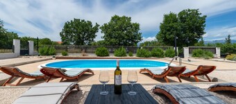 Pet friendly home in Pridraga with WiFi