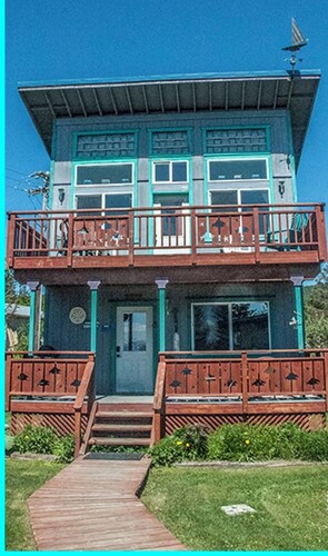 THE SEA GYPSY - A HOMER SEASIDE COTTAGE