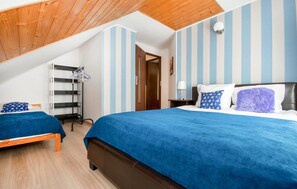 2 bedrooms, travel cot, free WiFi