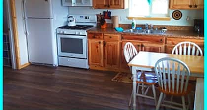 THE SEA SHANTY - A HOMER SEASIDE COTTAGE