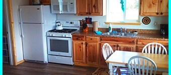 THE SEA SHANTY - A HOMER SEASIDE COTTAGE