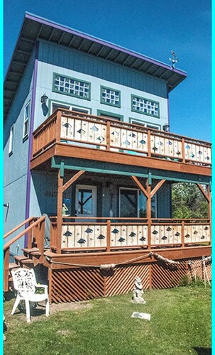 THE SEA SHANTY - A HOMER SEASIDE COTTAGE