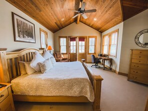 3 bedrooms, desk, free WiFi, bed sheets