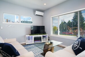 Smart-TV, Kamin, DVD-Player