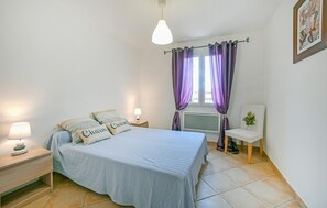 3 bedrooms, free WiFi, bed sheets