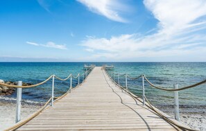 Beach nearby, fishing - Beautiful home in Strøby with WiFi (Strøby)