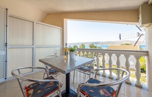 Outdoor dining - Amazing apartment in Seline with WiFi (Seline)