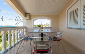 Outdoor dining - 1 bedroom lovely apartment in Seline (Seline)