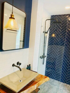 Shower, hair dryer, bidet, towels - Greenhouse villas (Thành phố Vũng Tàu)
