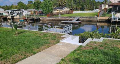 Centrally located quiet neighborhood, private pool, near restaurants & parks.