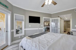 3 habitaciones, tabla de planchar con plancha y cuna de viaje 