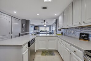Fridge, microwave, oven, stovetop - The SandPiper  - Ocean Front Condo (Tybee Island)
